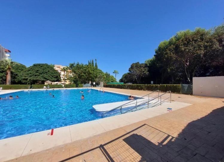 베날마데나코스타 Vista A La Playa, Cerca Del Centro Con Piscina 아파트 외부 사진