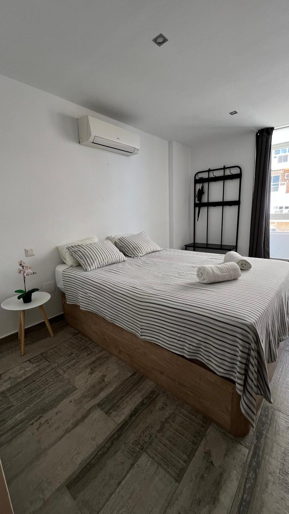 베날마데나코스타 Vista A La Playa, Cerca Del Centro Con Piscina 아파트 외부 사진